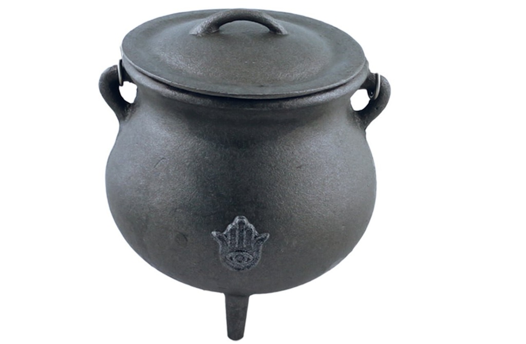 [10059] Hamsa Cast Iron Cauldron w/ Lid – 7"